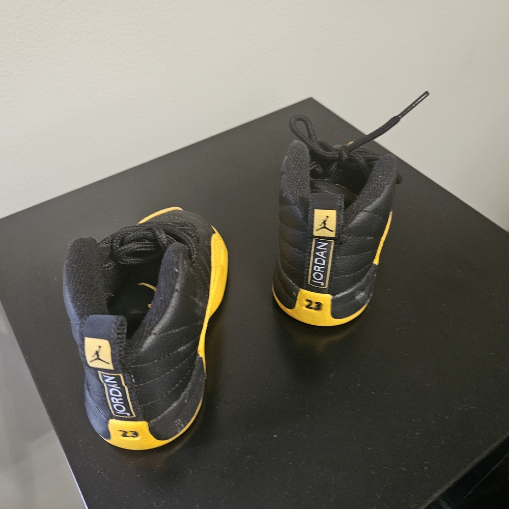 Jordan Kids Sneakers in Black and Yellow